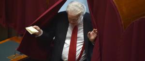 Berlusconi tradito da Verdini? Ecco come 30 voti sono finiti a Mattarella