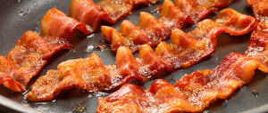 Niente più bacon ai ragazzini inglesi nelle scuole: offende islamici ed ebrei