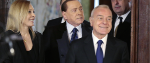Berlusconi-show: ruba la scena a Mattarella e dà dell’uomo alla Bindi