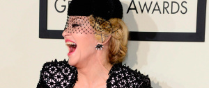 Madonna all’attacco di Marine Le Pen con uno show politico delirante