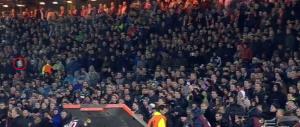 Feyenoord, polizia olandese indecente come i tifosi. Barcaccia vendicata