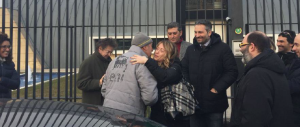 Meloni abbraccia Stacchio: «Sei un eroe. Una legge per chi si difende»