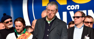 Bossi scettico su Salvini: “Lui leader? Deve ancora farsi le ossa”