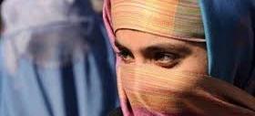 Udine, il preside vieta il velo islamico in classe: indossatelo fuori