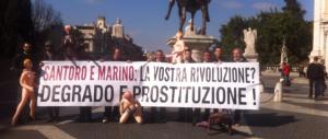 Roma a luci rosse? Forza Italia porta bambole gonfiabili a Ignazio Marino