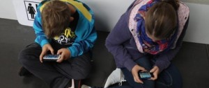 Scuola, alunno picchia insegnante: gli aveva chiesto di spegnere il cellulare