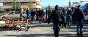 Rifugiati in rivolta, nozze finte con i migranti, spaccio: l’Italia sprofonda
