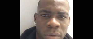 Balotelli perde di nuovo le staffe: “Uomo, stai zitto!”. Guarda il video