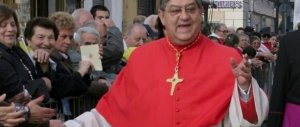 Scherzetto delle Iene al Cardinal Sepe: lavoro nero nella Curia di Napoli