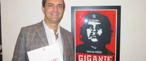 Napoli sempre più giù, ma De Magistris regala i soldi ai rom