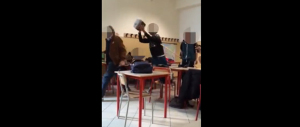 Il web insorge contro i bulli che hanno insultato e picchiato il professore