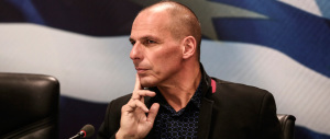 Grecia via dall’Euro? Varoufakis minaccia il ricorso alla Corte di giustizia