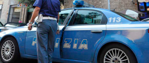 Altre bulle in azione: bloccano e picchiano un coetaneo per soldi