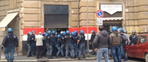 Sgombero per CasaPound, coccole a rom e clandestini