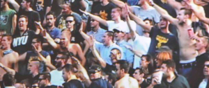Il saluto romano non è reato se fatto allo stadio contro i comunisti