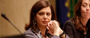 Le parole «sindaca» e «ministra» fanno male alle istituzioni. Lo dice l’esperto