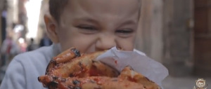 Ma che è ‘sta schifezza? La risposta di Napoli allo spot di McDonald’s