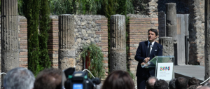 Renzi mai stato a Pompei. Era troppo impegnato con la Ruota della Fortuna