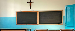 Tolse il Crocifisso dalle aule, sospeso il professore iconoclasta
