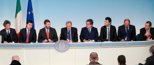 Def, Renzi rassicura i sindaci ma la stangata è assicurata