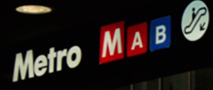 Roma, metro chiusa a sopresa: costretti a prendere l’auto (in barba allo smog)