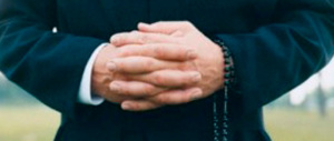 La love story tra una parrocchiana e un sacerdote finisce in tribunale