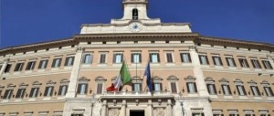 Italicum, la proposta di 8 ex An: «Multe ai partiti che eleggono condannati»