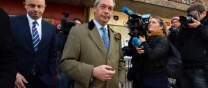 Nigel Farage tifa per Trump. E si offre di aiutarlo per i prossimi duelli tv