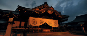Sfida social della first lady Akie Abe: omaggio (e foto) al Santuario Yasukuni