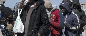 Immigrati, l’Ue cambia rotta: «Tutti i Paesi sono obbligati ad accoglierli»