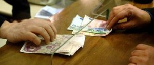 Berlusconi: «Se l’euro non cambia, il ritorno alla lira sarà inevitabile»