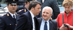 Il governo ha un piano per salvare De Luca. E Cantone se ne lava le mani