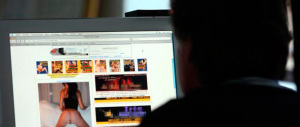 Ricattava la sua ex con la minaccia di postare video porno: arrestato