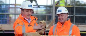 Elezioni in Gran Bretagna, Cameron ha già vinto: almeno su Twitter…