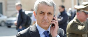 L’ultima capriola di Ncd: il Cav è di nuovo «padre nobile del centrodestra»