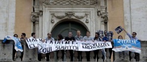 «Marino non si dimette? Lo facciano i consiglieri». FdI raccoglie le firme