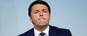 Rivolta Pd contro Renzi: «Basta ricatti, sei uno spregiudicato»