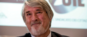 Poletti fa il furbo: “I sacrifici? Non li fate certo per noi, ma per i vostri figli”