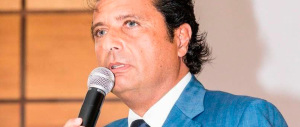 Schettino raccoglie in un libro le “sue” verità sommerse. Serviva davvero?