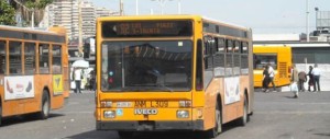Napoli, altra violenza: autista di un bus aggredito e rapinato da due banditi