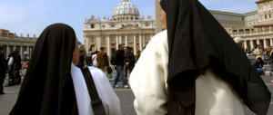 La disavventura di due suore: bloccate in un ascensore per tre giorni