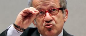 «Favorì ex collaboratrici»: Maroni rischia il processo (e la Severino)