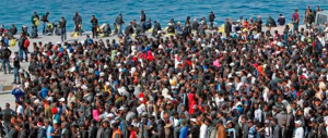 Migranti, coro di critiche a Galantino: «Non possiamo accoglierli tutti»