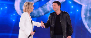 Vergognoso, Renzi ottiene l’invito alla finalissima di “Amici” per la seconda volta