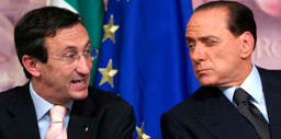 «Che fai, mi inviti?»: Fini pronto a prendere un caffè con Berlusconi