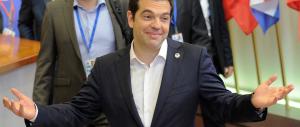 Grecia, trovato l’accordo all’unanimità. Subito 25 miliardi. Tsipras: si riparte