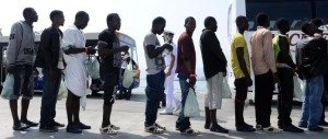 Immigrati: «Non c’è emergenza». Per il Viminale se la sono sognata i prefetti