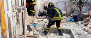 Taranto, esplode una bombola in un palazzo del borgo: feriti e dispersi