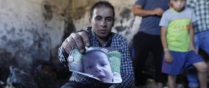 Cisgiordania, coloni incendiano casa palestinese: muore bimbo di 18 mesi
