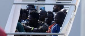 «Via gli immigrati senza documenti e certificato medico»: ma il Tar dice no